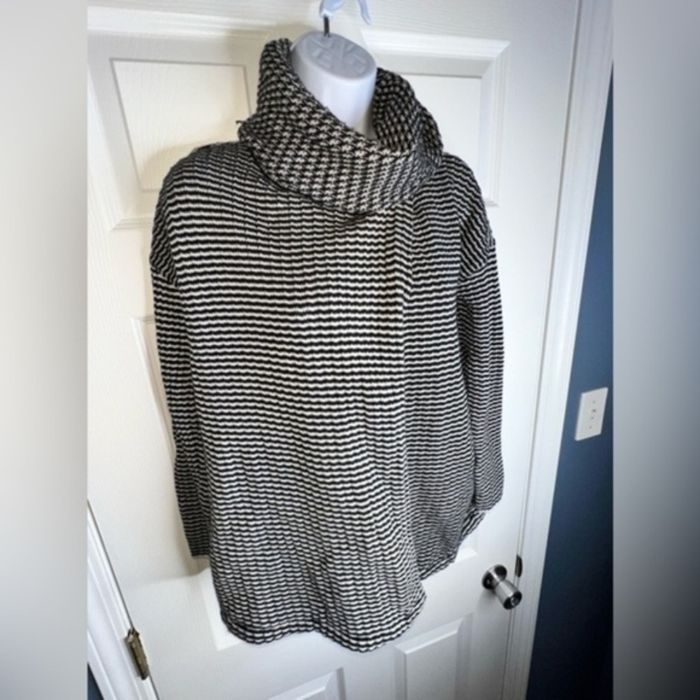 CAbi Small Style # 3167 Fergie Black White Knit Split Turtleneck Sweater Top S